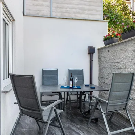 Burgenmeister Apartment *